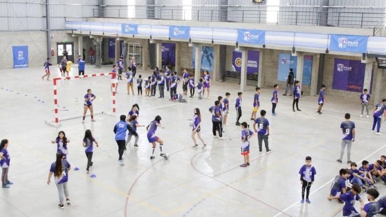EL PRIMERO. El club Maradona, de Lagomarsino, es furor en la comunidad..