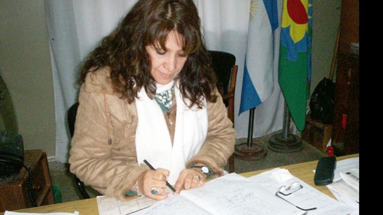 La presidenta del Consejo Escolar, Julia Benítez, se reunirá hoy con la policía..