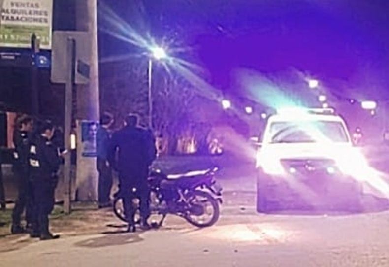 ESCENA. El accidente se produjo en la Avenida Mitre y Trinidad.