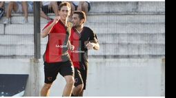 (FREDY CABALLERO). APARECIÓ. Wasyleczko festeja su primer gol en el Federal con Stubbe..
