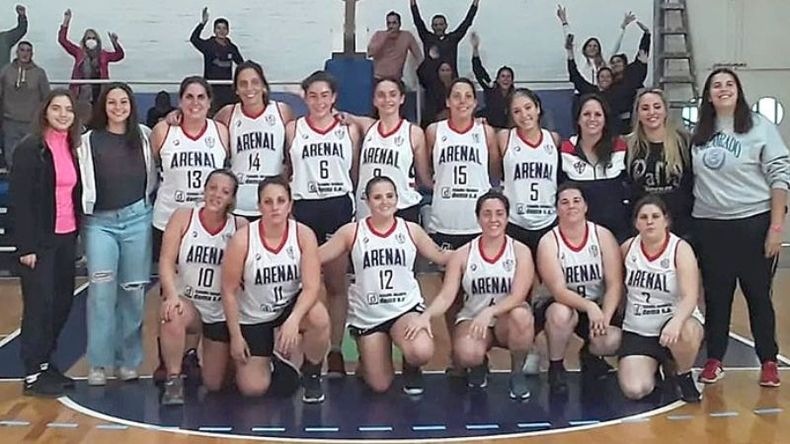 ARENAL, ARRIBA. Las de Maschwitz mandan junto a Timón..