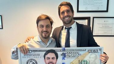 DOLARIZAR. Juan Martín Tito, junto a Ramiro Marra, candidato porteño de Milei.