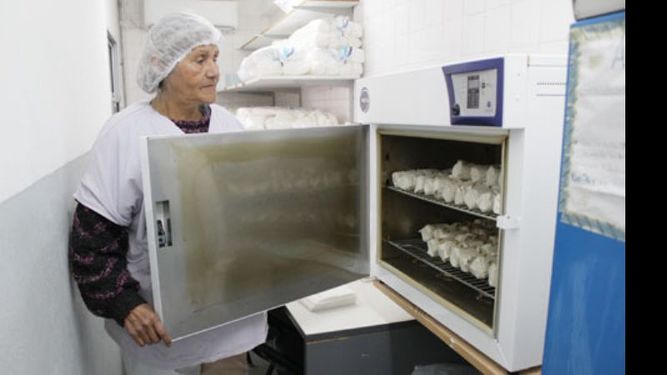 De estreno. Nuevo equipo de esterilización e instrumentación médica para partos..