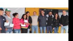 Los créditos fueron entregados ayer en Del Viso por la ONG FORGA..