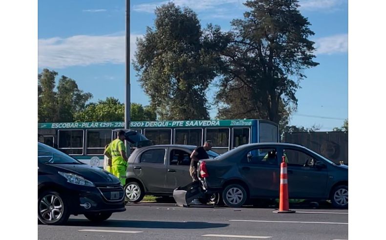 El choque se produjo en el kilómetro 49 de Panamericana sentido a CABA.