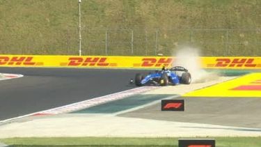El momento en el que Franco Colapinto se pasa en curva durante la vuelta rápida.