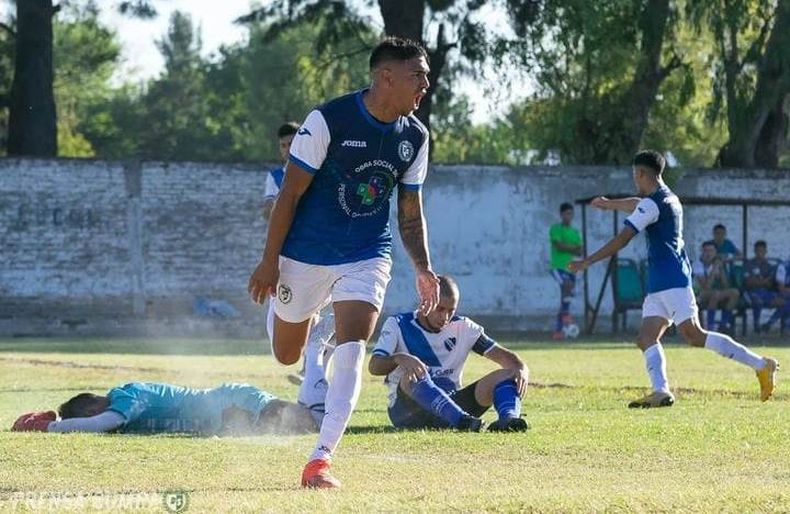 GOLEADOR. Federico Córdoba, de Somra, viene de marcar ante Unión.