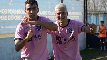 real pilar goleo en el carlos barraza y quedo a un paso de la cima