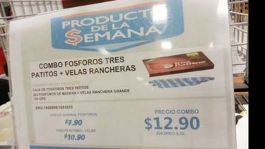 Combo oscuro. A la altura de los tiempos que corren, la cadena de hipermercados Sodimac armó un combo que incluye una caja de fósforos y un paquete de velas grandes. Es una oferta un poco triste, sí, pero a este paso seguramente será la más vendida de la semana..