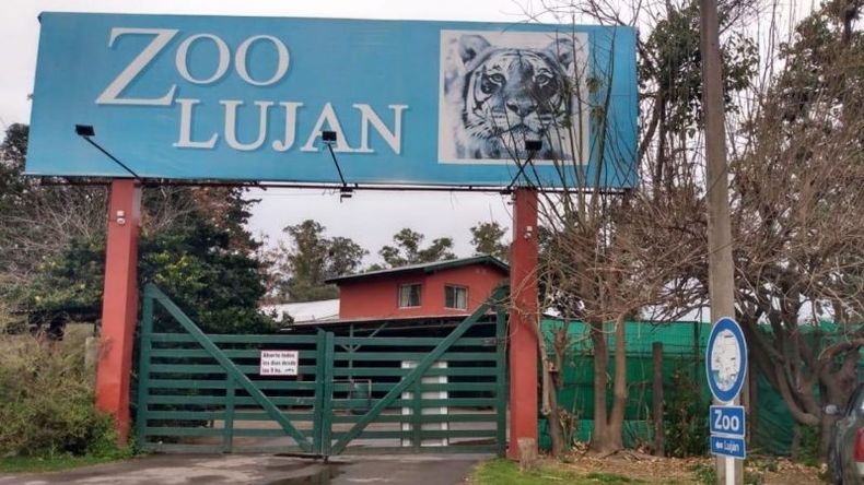 El zoológico fue clausurado de forma total a partir de una denuncia de la Defensoría del Pueblo de la Provincia de Buenos Aires. .