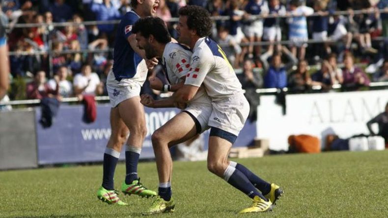 Martín Cordeyro no venía derecho hacia los palos en la tarde de ayer. Pero en la pelota más importante de la temporada, el wing apuntó y acertó para el acenso de Champa..