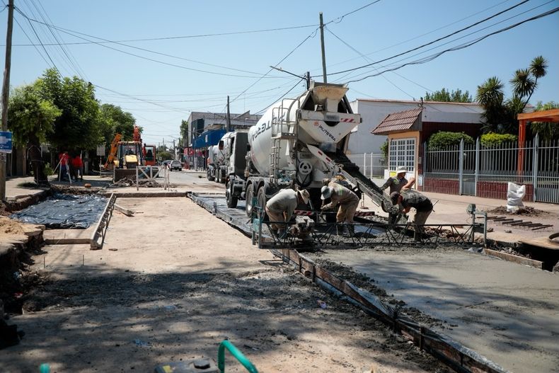 El Municipio realiza trabajos en la calle Eva Perón, de Presidente Derqui.
