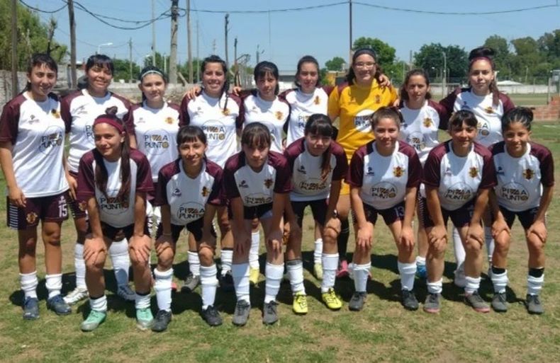EQUIPO. El equipo femenino de Monterrey pelea por quedar en el podio.