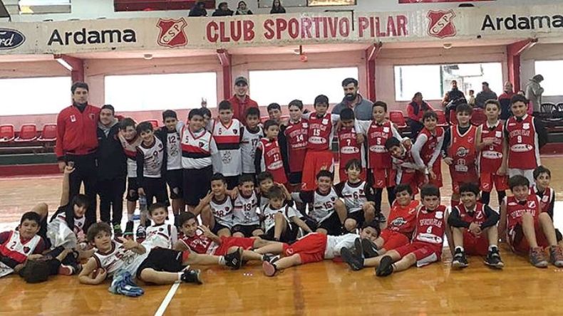Los planteles unidos por el básquet..