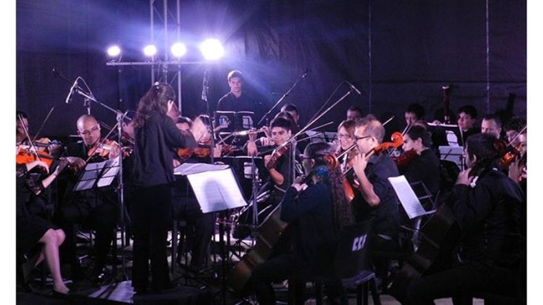 SINFÓNICA. La Orquesta de Pilar, dirigida por Clara Parodi. .