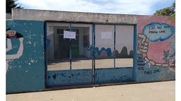 DESIERTAS. Durante 9 días hábiles la Secundaria 11 y la Primaria 23 estuvieron cerradas..