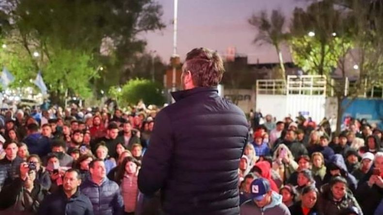 DERQUI. Achával respaldó a Cristina en el acto que se realizó en la plaza Teófilo Tolosa..