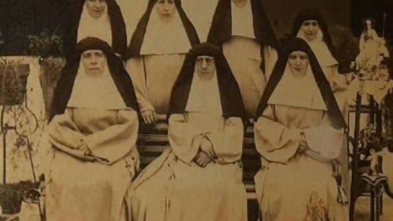 Grupo de religiosas que condujo la escuela desde 1932..