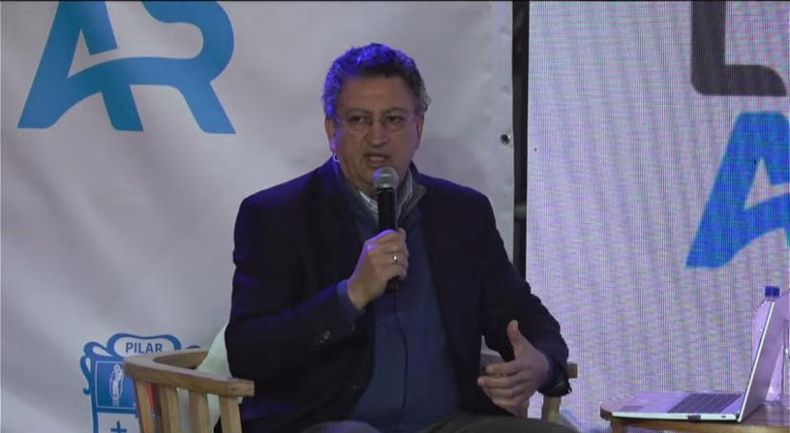 En el Parque Industrial de Pilar arrancó en IndustrializAR el primero de los paneles de la jornada de hoy.