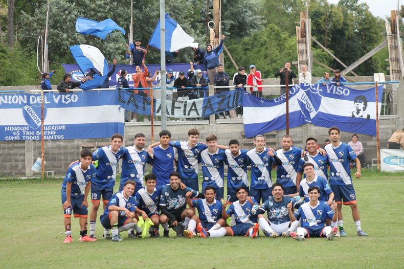 Unión festejó con su gente en Del Viso el triunfo ante Juventud Unida.