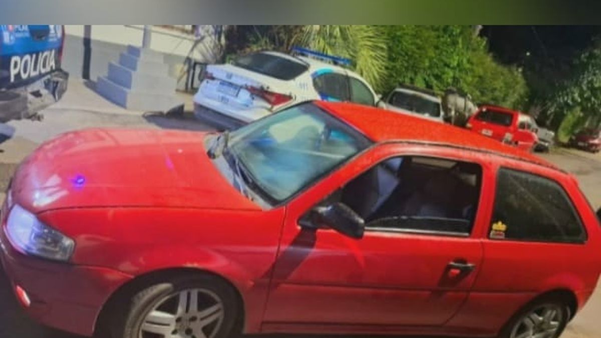 Detienen a dos ladrones que robaron un auto en el centro de Del Viso