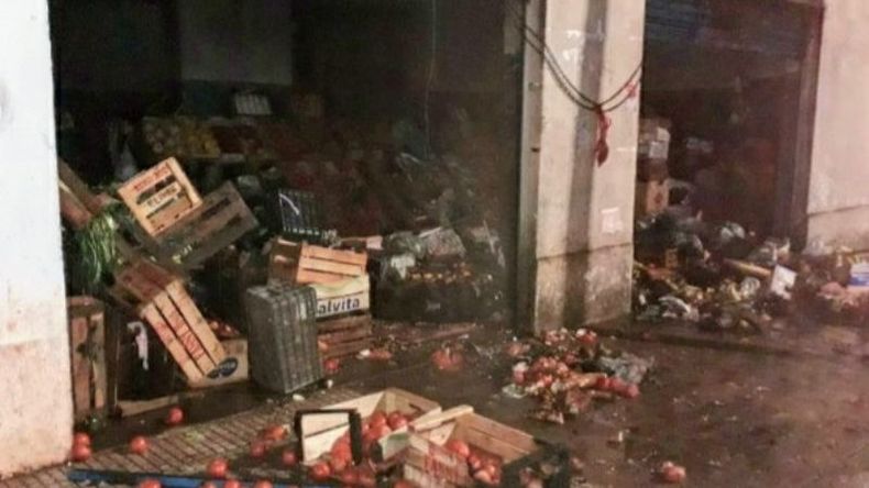 El fuego se inició por un bracero que quedó prendido en el lugar. Foto @juancaimpacto..