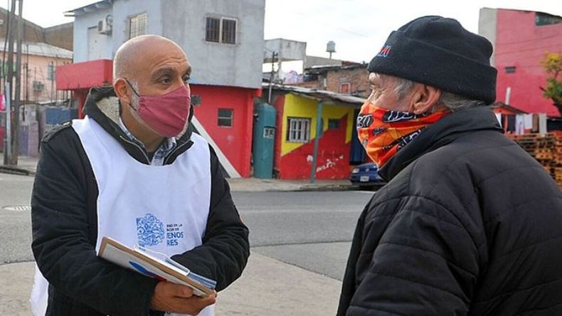 PUERTA A PUERTA. El operativo buscará a los que no tienen primera dosis..