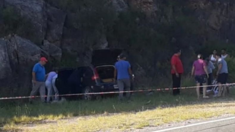Las tareas de rescate, minutos después del accidente fatal..