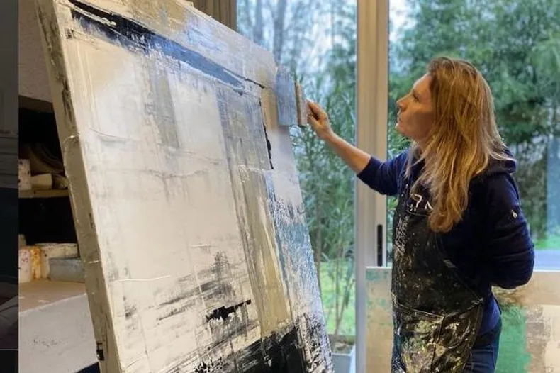 ARTISTA Tessy Cattaino presente Narrativa de la Sensibilidad en Sheraton