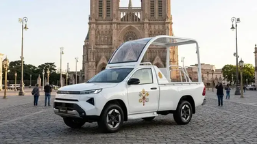 toyota entrego el papamovil que usara leon xiv en su visita a argentina