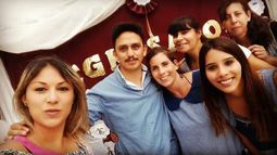 Dardo Ocampo, con algunas de sus compañeras..