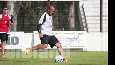 Se confirmó el desgarro y Cóceres se pierde la revancha ante Laferrere..