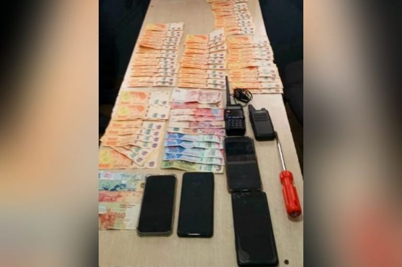 ROBO CON INHIBIDORES. Los detenidos son una mujer paraguaya y tres hombres de nacionalidad chilena.&nbsp;