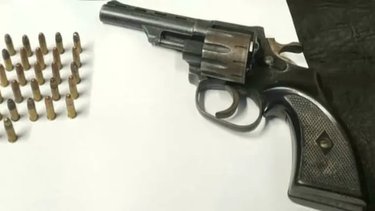 ARMA. En los allanamientos se secuestró un revólver calibre 22.