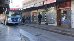 MEDIDA. Los feriados, a pie por el reclamo de los choferes..
