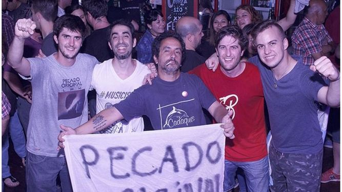 (Rock & Flash). FIELES SEGUIDORES. Imagen del show final, en Alquimia..