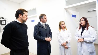 SALUD. Achával recibió a Kreplak y juntos recorrieron el centro de salud de Astolfi.