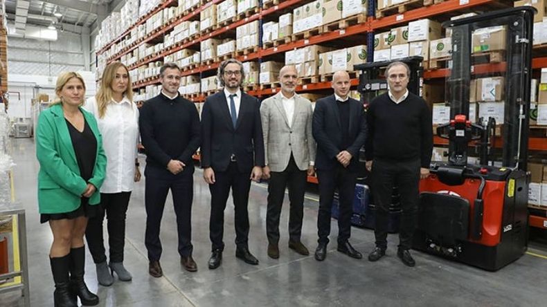 RECORRIDA. Achával destacó la creación de empleo por parte de la firma. .