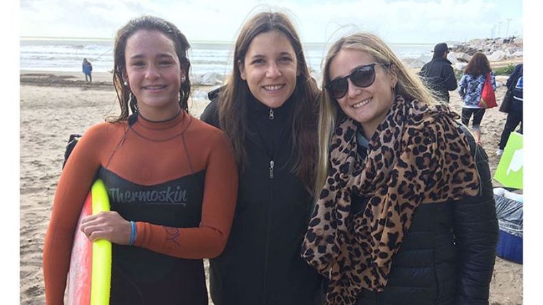 OROS. Rivarola y Cosoleto, del Surf, escoltan a Donatti..