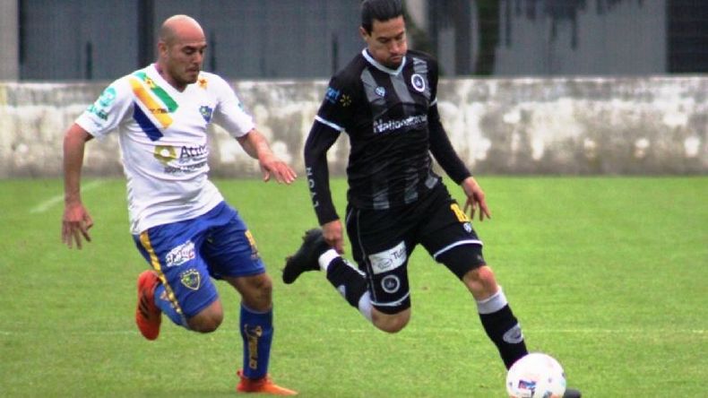 Mathias Crocco busca generar peligro..