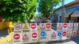 La calle Ituzaingó fue cerrada al tránsito debido a una serie de trabajos de bacheo que se están realizando en el lugar.&nbsp;