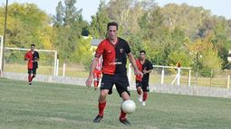 GOLEADOR. Nicolás Wasyleczko, la referencia de Presidente Derqui en el área rival..
