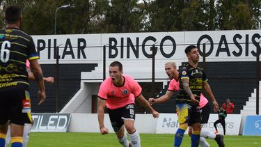 GRITO SAGRADO. “Cherry” Pena grita su gol, el primero en Real con apenas 54 minutos en cancha.