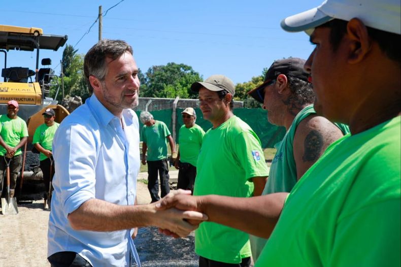 Achval destac el esfuerzo y compromiso de los trabajadores municipales