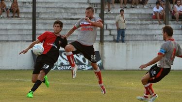 Zeppetella enfrentó a Derqui en el Federal C 2016, vistiendo la camiseta de Atlético. Marcó un gol en el triunfo por 2-0 de la 1ª fecha..