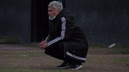 DUDAS. Raya define en la previa al partido el once titular..