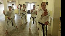 Los alumnos y profesores luego de rendir los exámenes..