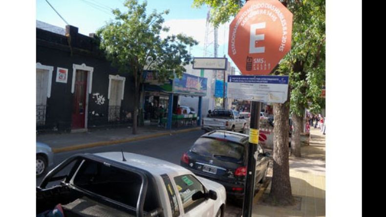 Dejar el auto todos los días en horario laboral costará unos 640 pesos al mes..
