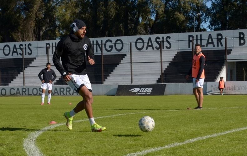 DEFINICIÓN. Eloy Rodríguez espera ser titular en Tapiales; viene de anotar ante Puerto Nuevo.