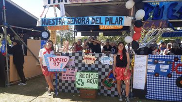 Los puestos escolares tienen al rock como temática principal.